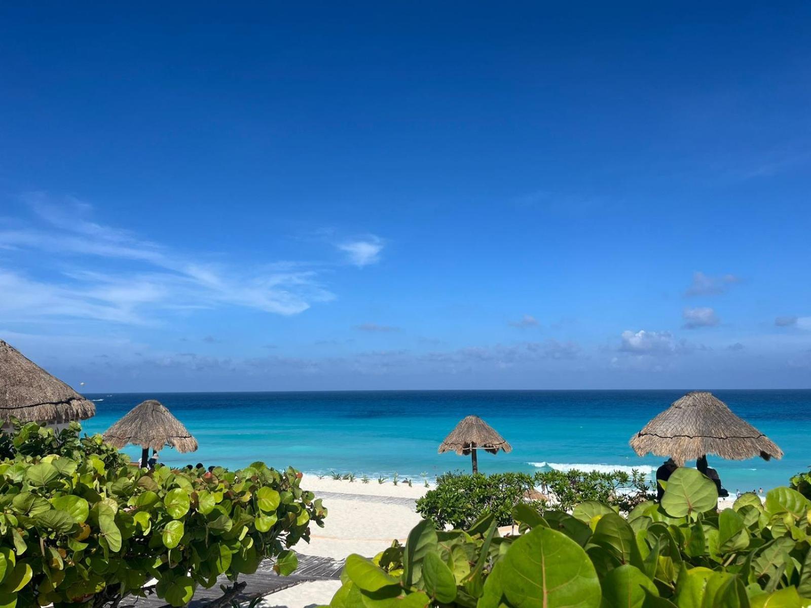 Astoria Gated Condos Cancun Luaran gambar